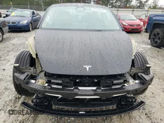 2024 Tesla Model 3 z VIN 5YJ3E1EA5RF748960, wystawiony jako Copart lot #83690834 z przebiegiem 2111 mil mil oraz Szkody całkowita. Historia ofert i sprzedaży dostępna na DreamBid. Obrazek 5.