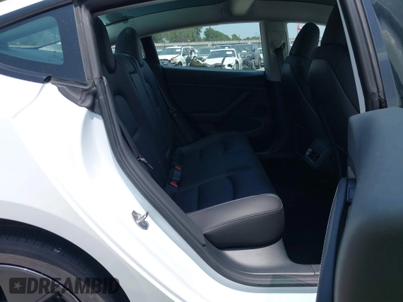 2023 Tesla Model 3 z VIN 5YJ3E1EA3PF604076, wystawiony jako IAAI lot #42181964 z przebiegiem 23 207 mil mil oraz . Historia ofert i sprzedaży dostępna na DreamBid. Obrazek 8.