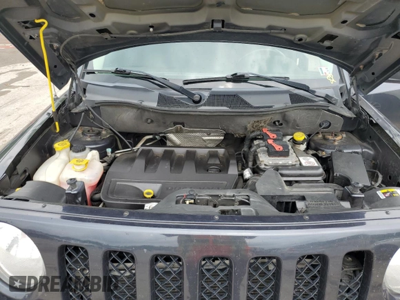 2014 Jeep Patriot Latitude with VIN 1C4NJRFB4ED588422, listed as a Copart auction lot 61401025 with 162,855 mi miles and Salvage title. Bid and sale history available at DreamBid. Image 12.