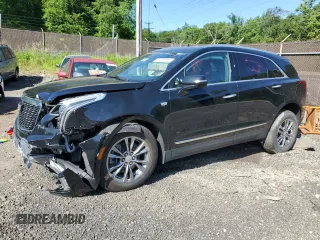 2023 Cadillac XT5 AWD Premium Luxury z VIN 1GYKNDRS4PZ132409, wystawiony jako Copart lot #57396515 z przebiegiem 45 439 mil mil oraz Szkoda całkowita • Salvage title. Historia ofert i sprzedaży dostępna na DreamBid. Obrazek 1.