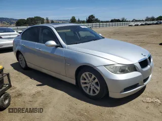 2007 BMW 3 Series 328i с VIN WBAVA33577KX73832, выставлен на аукционе Copart как лот 57435645 с пробегом 100 990 миль миль и Списание • Salvage title. История ставок и продаж доступна на DreamBid. Изображение 4.