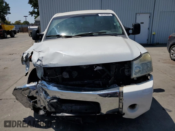 2006 Nissan Titan SE z VIN 1N6AA07A06N535614, wystawiony jako Copart lot #59762005 z przebiegiem 130 296 mil mil oraz Szkoda całkowita • Salvage title. Historia ofert i sprzedaży dostępna na DreamBid. Obrazek 5.