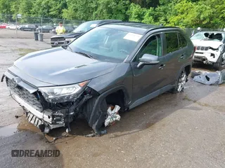 2020 Toyota RAV4 XLE with VIN 2T3W1RFV4LC040257, listed as a IAAI auction lot 42448299 with 77,618 mi miles and . Bid and sale history available at DreamBid. Image 2.