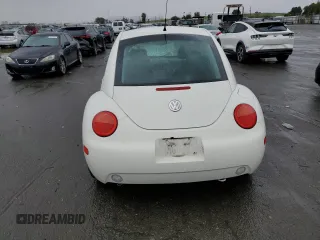 2004 Volkswagen New Beetle Coupe GL with VIN 3VWBK31C64M419449, listed as a Copart auction lot 86657234 with 119,030 mi miles and Clean Title. Bid and sale history available at carsss.com. Image 6.
