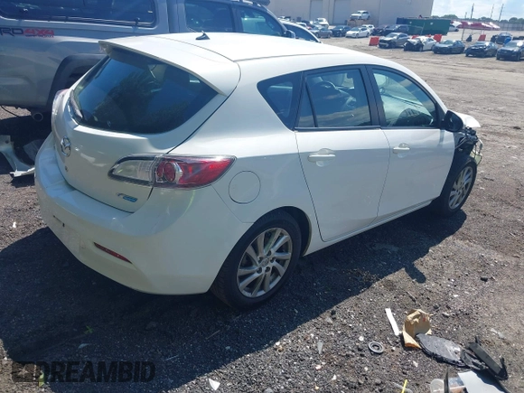 2012 Mazda 3 i Touring z VIN JM1BL1L74C1600792, wystawiony jako IAAI lot #42197953 z przebiegiem 139 930 mil mil oraz . Historia ofert i sprzedaży dostępna na DreamBid. Obrazek 4.