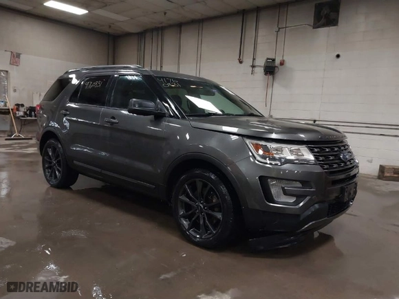 2017 Ford Explorer XLT with VIN 1FM5K8D81HGD27004, listed as a IAAI auction lot 41760831 with 107,187 mi miles. Bid and sale history available at carsss.com. Image 1.