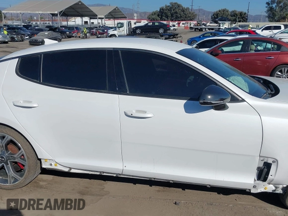 2020 Kia Stinger GT with VIN KNAE35LC7L6085529, listed as a IAAI auction lot 40671705 with 62,970 mi miles. Bid and sale history available at carsss.com. Image 13.