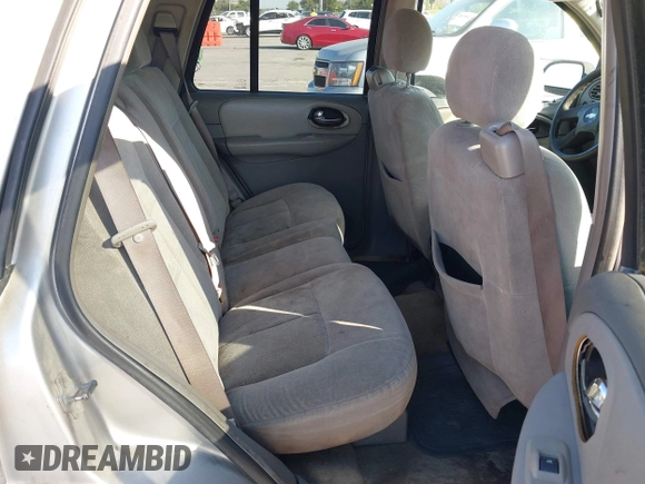 2006 Chevrolet TrailBlazer LS with VIN 1GNDT13S762231896, listed as a IAAI auction lot 40548299 with 229,861 mi miles and . Bid and sale history available at DreamBid. Image 8.