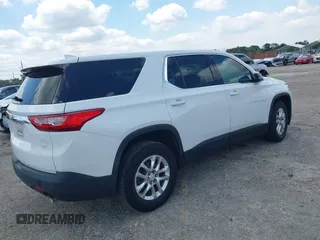 2020 Chevrolet Traverse LS with VIN 1GNERFKW5LJ126120, listed as a IAAI auction lot 42003108 with 30,420 mi miles. Bid and sale history available at carsss.com. Image 4.