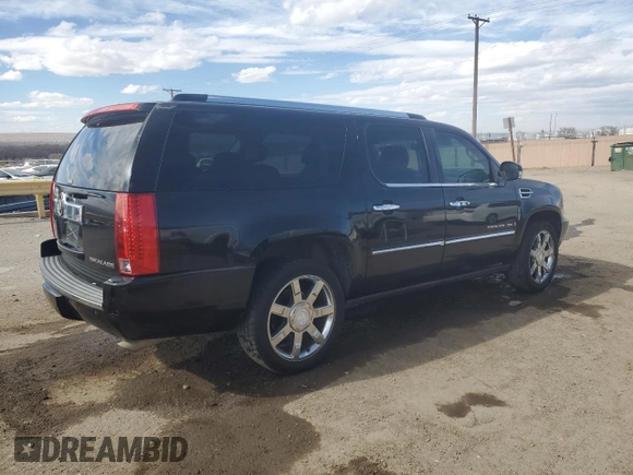 2008 Cadillac Escalade ESV z VIN 1GYFK66868R143475, wystawiony jako Copart lot #44468395 z przebiegiem 195 093 mil mil oraz Szkoda całkowita • Salvage title. Historia ofert i sprzedaży dostępna na DreamBid. Obrazek 3.