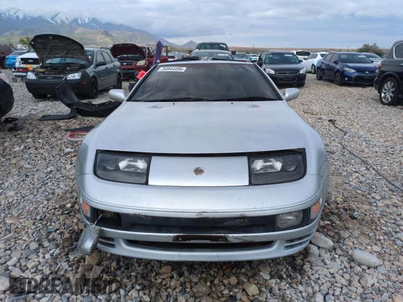 1993 Nissan 300ZX z VIN GCZ32546193, wystawiony jako Copart lot #54944495 z przebiegiem 140 834 mil mil oraz Szkoda całkowita • Salvage title. Historia ofert i sprzedaży dostępna na DreamBid. Obrazek 5.