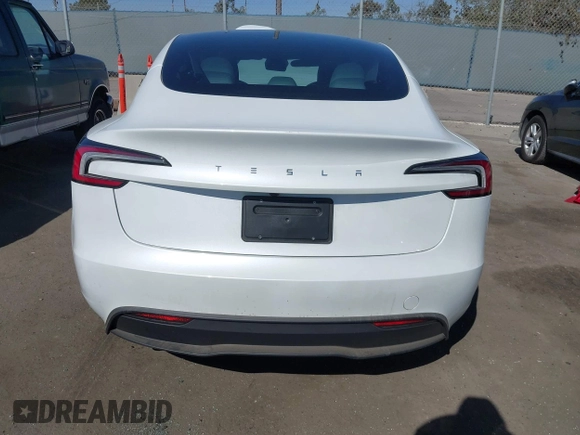 2024 Tesla Model 3 with VIN 5YJ3E1EA7RF812528, listed as a IAAI auction lot 40648421 with 3,231 mi miles. Bid and sale history available at carsss.com. Image 16.