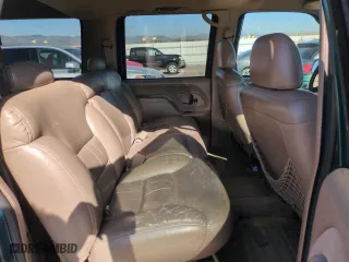 1996 GMC Suburban with VIN 1GKFK16R0TJ729179, listed as a Copart auction lot 51996035 with 206,230 mi miles and Salvage Title. Bid and sale history available at carsss.com. Image 11.
