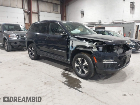 2024 Jeep Grand Cherokee с VIN 1C4RJYB65R8582910, выставлен на аукционе IAAI как лот 41719656 с пробегом 9 176 миль миль и . История ставок и продаж доступна на DreamBid. Изображение 1.