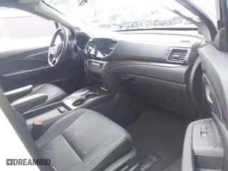 2021 Honda Pilot Special Edition with VIN 5FNYF5H28MB040600, listed as a IAAI auction lot 41512530 with 23,528 mi miles. Bid and sale history available at carsss.com. Image 5.