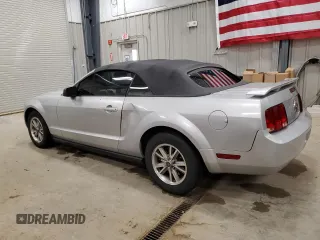 2005 Ford Mustang Deluxe with VIN 1ZVFT84N155208479, listed as a Copart auction lot 43827665 with 139,599 mi miles and Clean title. Bid and sale history available at DreamBid. Image 2.