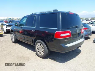 2011 Lincoln Navigator z VIN 5LMJJ2H57BEJ00298, wystawiony jako IAAI lot #42170739 z przebiegiem 175 692 mil mil oraz . Historia ofert i sprzedaży dostępna na DreamBid. Obrazek 3.