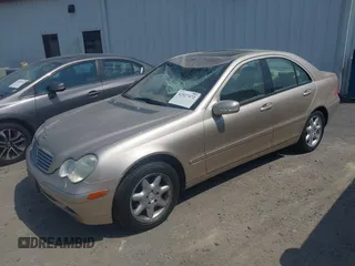 2002 Mercedes-Benz C 230/260/280/320 z VIN WDBRF61J32E005536, wystawiony jako IAAI lot #42527472 z przebiegiem 9 601 mil mil oraz . Historia ofert i sprzedaży dostępna na DreamBid. Obrazek 17.
