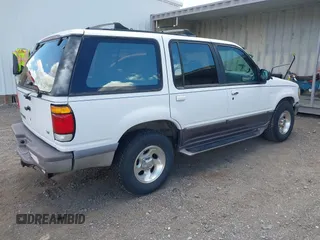 1995 Ford Explorer Eddie Bauer z VIN 1FMDU34X5SZB70346, wystawiony jako IAAI lot #42277331 z przebiegiem 131 026 mil mil oraz . Historia ofert i sprzedaży dostępna na DreamBid. Obrazek 4.
