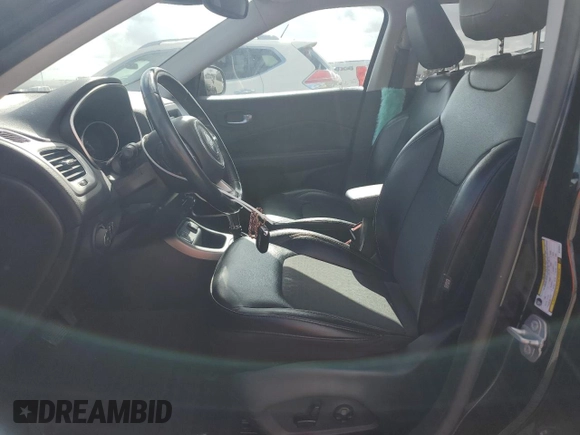 2021 Jeep Compass Latitude z VIN 3C4NJCBB6MT507917, wystawiony jako Copart lot #56979785 z przebiegiem 85 739 mil mil oraz Szkoda całkowita • Salvage title. Historia ofert i sprzedaży dostępna na DreamBid. Obrazek 7.