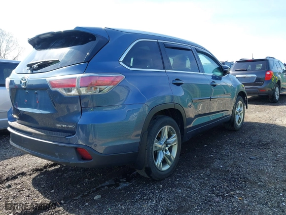 2015 Toyota Highlander Limited with VIN 5TDDKRFH6FS186386, listed as a IAAI auction lot 41987264 with 165,076 mi miles. Bid and sale history available at carsss.com. Image 4.
