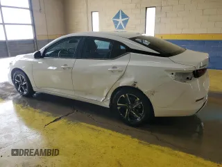 2025 Nissan Sentra SV z VIN 3N1AB8CV4SY307137, wystawiony jako Copart lot #60610765 z przebiegiem 5 226 mil mil oraz Czysty tytuł • Clean title. Historia ofert i sprzedaży dostępna na DreamBid. Obrazek 2.