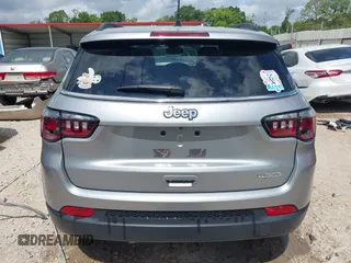2022 Jeep Compass Latitude z VIN 3C4NJCBB7NT189257, wystawiony jako IAAI lot #42250218 z przebiegiem 13 743 mil mil oraz . Historia ofert i sprzedaży dostępna na DreamBid. Obrazek 16.
