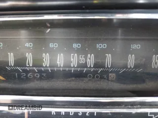 1984 Cadillac DeVille z VIN 1G6AM4784E9070781, wystawiony jako IAAI lot #42322274 z przebiegiem 126 933 mil mil oraz . Historia ofert i sprzedaży dostępna na DreamBid. Obrazek 7.