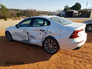 2020 Volvo S60 Momentum with VIN 7JR102FK1LG045213, listed as a Copart auction lot 41913524 with 65,918 mi miles. Bid and sale history available at carsss.com. Image 2.