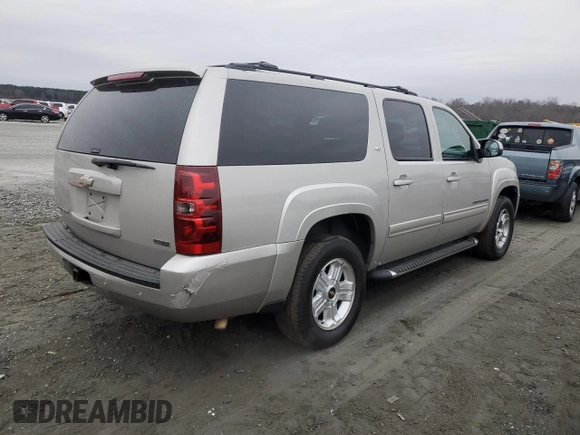 2009 Chevrolet Suburban LT w/1LT with VIN 1GNFK26339R279705, listed as a Copart auction lot 44591325 with 261,810 mi miles and Salvage Title. Bid and sale history available at carsss.com. Image 3.