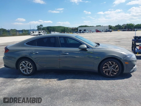 2020 Hyundai Sonata SEL z VIN 5NPEF4JA4LH060325, wystawiony jako IAAI lot #41957739 z przebiegiem 81 048 mil mil oraz . Historia ofert i sprzedaży dostępna na DreamBid. Obrazek 14.
