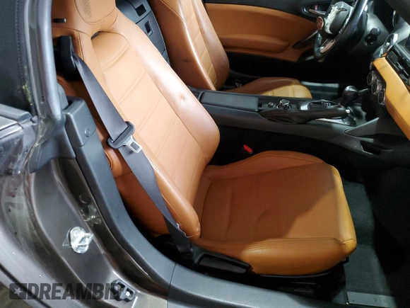 2017 FIAT 124 Spider Elaborazione Abarth z VIN JC1NFAEK1H0125019, wystawiony jako Copart lot #51663565 z przebiegiem Nie podano mil oraz Szkoda całkowita • Salvage title. Historia ofert i sprzedaży dostępna na DreamBid. Obrazek 10.