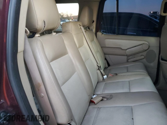 2006 Ford Explorer Limited z VIN 1FMEU75886UA38090, wystawiony jako Copart lot #84542404 z przebiegiem 231 921 mil mil oraz Szkoda całkowita • Salvage title. Historia ofert i sprzedaży dostępna na DreamBid. Obrazek 10.