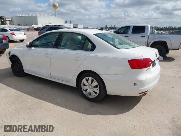 2013 Volkswagen Jetta SE with VIN 3VWDX7AJ1DM367499, listed as a IAAI auction lot 41762284 with 120,554 mi miles and . Bid and sale history available at DreamBid. Image 3.