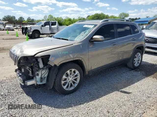 2019 Jeep Cherokee Latitude with VIN 1C4PJLCB5KD344705, listed as a Copart auction lot 52260515 with 110,894 mi miles and Salvage Title. Bid and sale history available at carsss.com. Image 1.