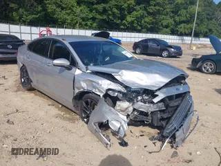 2018 Ford Fusion SE with VIN 3FA6P0H79JR237925, listed as a IAAI auction lot 40043643 with 147,919 mi miles. Bid and sale history available at carsss.com. Image 1.
