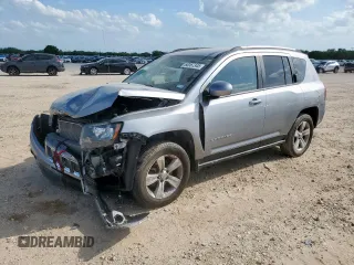2017 Jeep Compass Latitude z VIN 1C4NJDEB2HD204646, wystawiony jako Copart lot #60067345 z przebiegiem 145 241 mil mil oraz Szkoda całkowita • Salvage title. Historia ofert i sprzedaży dostępna na DreamBid. Obrazek 1.