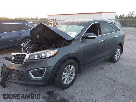 2018 Kia Sorento LX with VIN 5XYPG4A38JG400913, listed as a IAAI auction lot 41552120 with 94,637 mi miles. Bid and sale history available at carsss.com. Image 2.