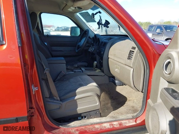 2007 Dodge Nitro SXT with VIN 1D8GT28K67W591158, listed as a IAAI auction lot 41672372 with 218,052 mi miles. Bid and sale history available at carsss.com. Image 5.