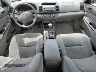 2005 Toyota Camry LE z VIN 4T1BE30K45U550097, wystawiony jako Copart lot #57962105 z przebiegiem 201 727 mil mil oraz Szkoda całkowita • Salvage title. Historia ofert i sprzedaży dostępna na DreamBid. Obrazek 9.