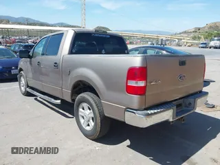 2004 Ford F-150 XLT z VIN 1FTRW12W44KC92307, wystawiony jako IAAI lot #42001845 z przebiegiem 291 597 mil mil oraz . Historia ofert i sprzedaży dostępna na DreamBid. Obrazek 3.