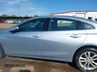 2018 Chevrolet Malibu LT z VIN 1G1ZD5ST4JF225982, wystawiony jako IAAI lot #42290615 z przebiegiem 122 483 mil mil oraz . Historia ofert i sprzedaży dostępna na DreamBid. Obrazek 14.