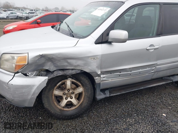 2007 Honda Pilot EX with VIN 2HKYF184X7H511937, listed as a IAAI auction lot 40992172 with 250,940 mi miles. Bid and sale history available at carsss.com. Image 6.