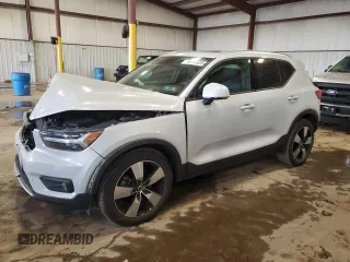 2021 Volvo XC40 Momentum with VIN YV4162UK2M2452808, listed as a Copart auction lot 46594635 with 23,574 mi miles and Salvage Title. Bid and sale history available at carsss.com. Image 1.