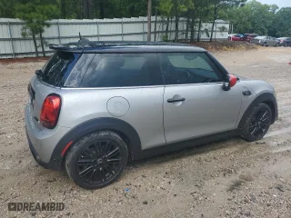 2024 MINI Hardtop 2 Door Cooper SE with VIN WMW13DJ09R2U35924, listed as a Copart auction lot 63788164 with 11,155 mi miles and Salvage Title. Bid and sale history available at carsss.com. Image 3.