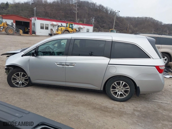 2011 Honda Odyssey EX-L with VIN 5FNRL5H61BB004096, listed as a IAAI auction lot 41917946 with 142,005 mi miles. Bid and sale history available at carsss.com. Image 15.