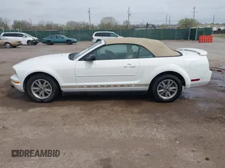 2005 Ford Mustang Deluxe with VIN 1ZVFT84N055216895, listed as a IAAI auction lot 41914884 with 67,824 mi miles. Bid and sale history available at carsss.com. Image 14.