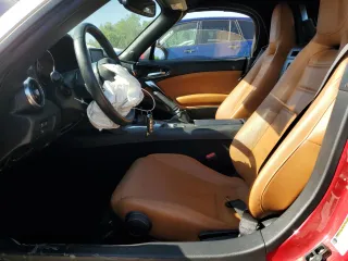2019 FIAT 124 Spider Lusso z VIN JC1NFAEKXK0143574, wystawiony jako Copart lot #53062155 z przebiegiem 45 633 mil mil oraz Szkoda całkowita • Salvage title. Historia ofert i sprzedaży dostępna na DreamBid. Obrazek 7.