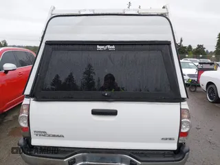 2015 Toyota Tacoma z VIN 5TFTX4CN6FX062056, wystawiony jako IAAI lot #40536154 z przebiegiem 27 095 mil mil oraz . Historia ofert i sprzedaży dostępna na DreamBid. Obrazek 16.