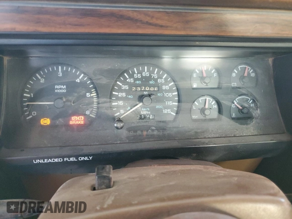1993 Dodge Dakota z VIN 1B7GG23Y1PS228983, wystawiony jako Copart lot #86064534 z przebiegiem 237 006 mil mil oraz Szkoda całkowita • Salvage title. Historia ofert i sprzedaży dostępna na DreamBid. Obrazek 9.